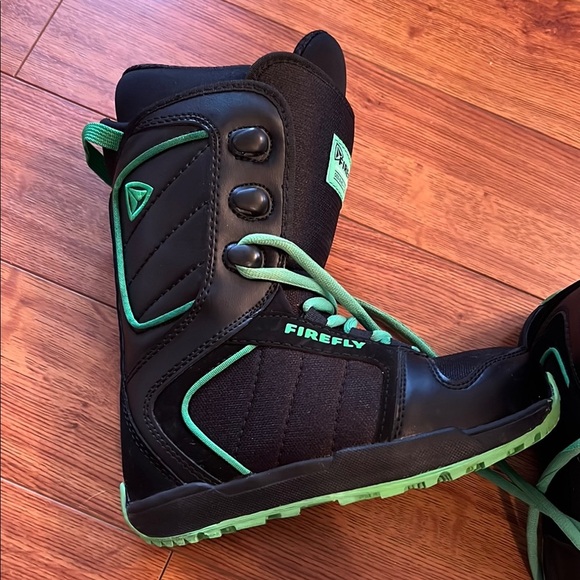 Firefly Kids Snow Boots - Black and Green - Picture 2 of 5